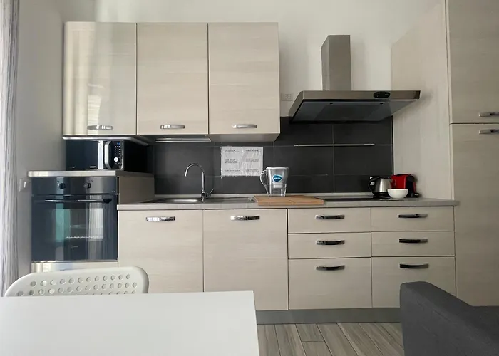Gardone - Ampio Con 2 Camere Da Letto - Comodo Per Duomo!